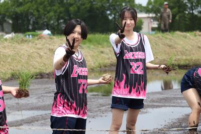 加美農業高校　全校田植え